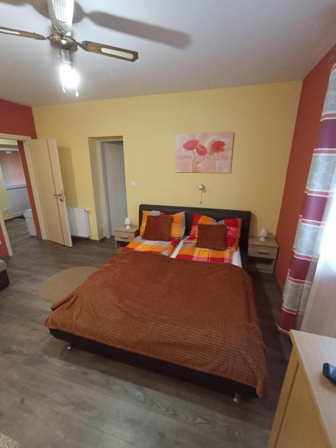 Borostyan Apartmanhaz موراهالوم المظهر الخارجي الصورة