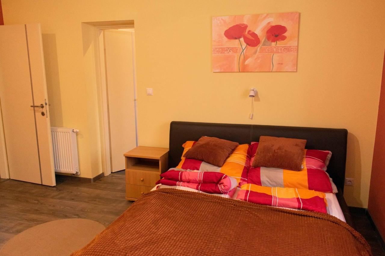 Borostyan Apartmanhaz موراهالوم المظهر الخارجي الصورة