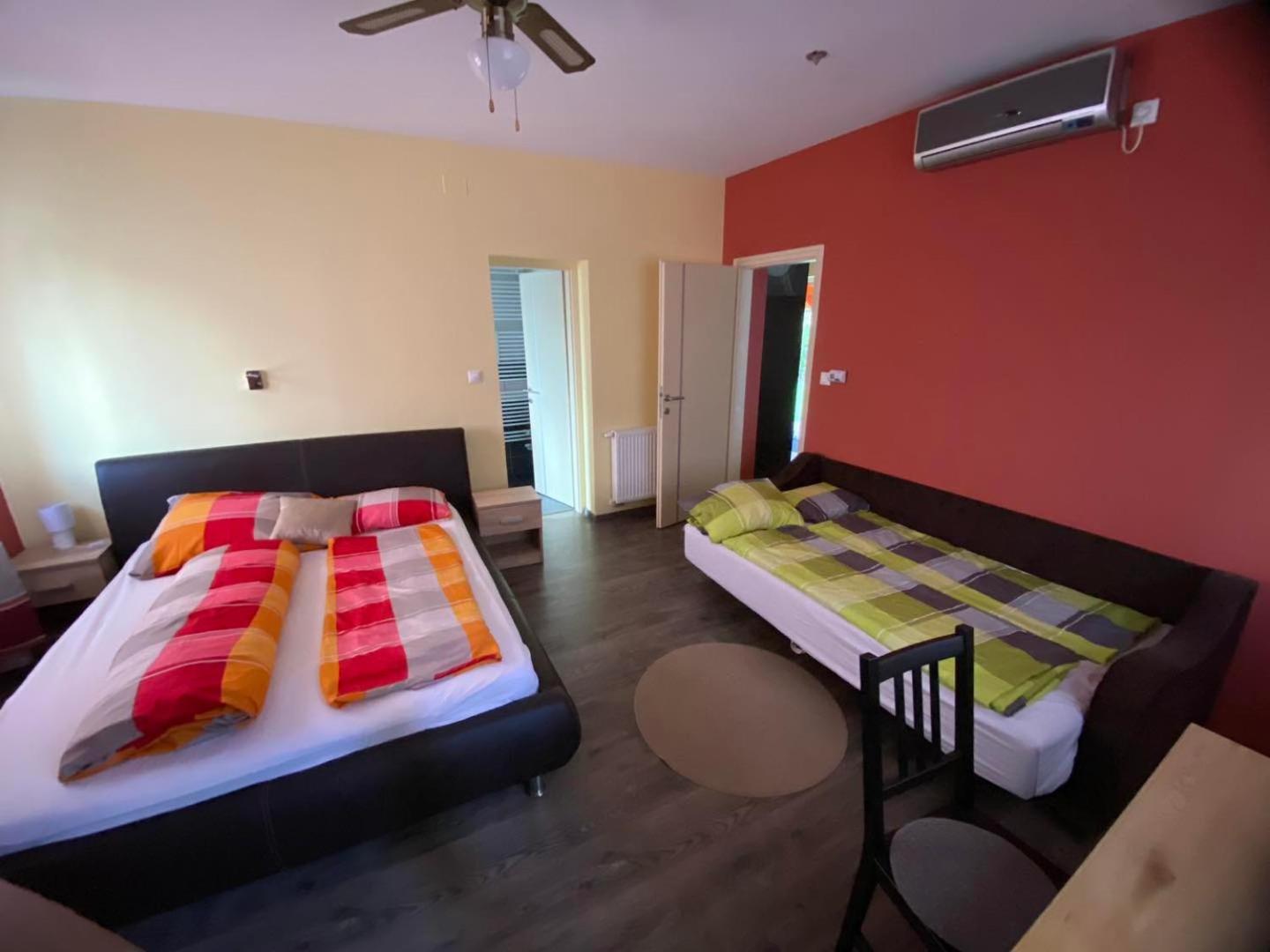 Borostyan Apartmanhaz موراهالوم المظهر الخارجي الصورة